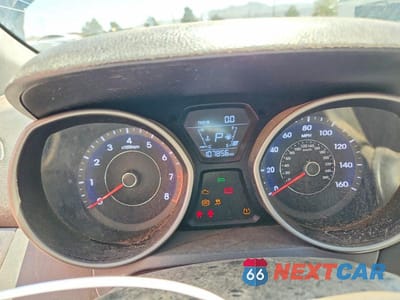 Zdjęcie 9 z 12 samochodu: 2015 HYUNDAI ELANTRA SE VIN:5NPDH4AE5FH619653 - miniatura