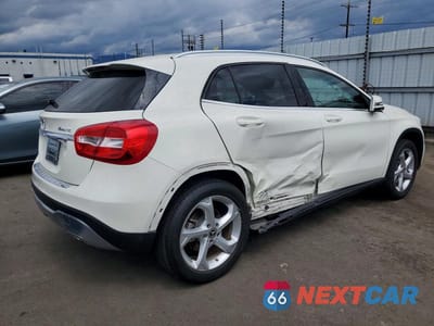Trzecie zdjęcie samochodu z tyłu: 2018 MERCEDES-BENZ GLA 250 4MATIC VIN:WDCTG4GB9JJ428565 - miniatura