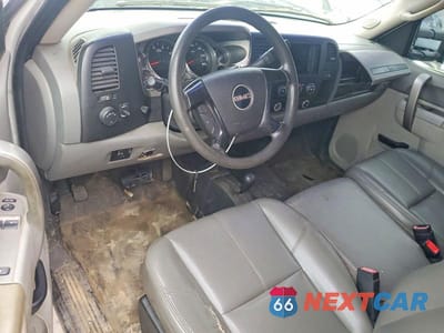 Zdjęcie 8 z 12 samochodu: 2010 GMC SIERRA K3500 VIN:1GD3K2B69AF111676 - miniatura