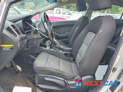 Zdjęcie 7 z 12 samochodu: 2014 KIA FORTE VIN:KNAFX4A86E5194350 - miniatura