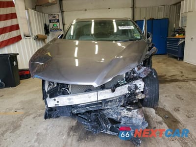 Piąte zdjęcie samochodu w środku: 2019 TOYOTA HIGHLANDER LIMITED VIN:5TDDZRFH0KS727714 - miniatura