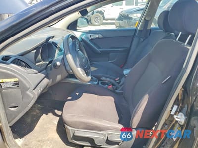 Zdjęcie 7 z 12 samochodu: 2013 KIA FORTE EX VIN:KNAFU4A2XD5721969 - miniatura