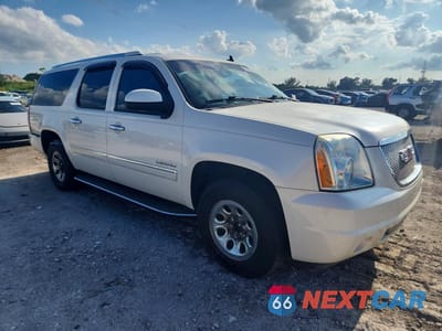 Czwarte zdjęcie samochodu z boku: 2013 GMC YUKON XL DENALI VIN:1GKS1MEF6DR359370 - miniatura