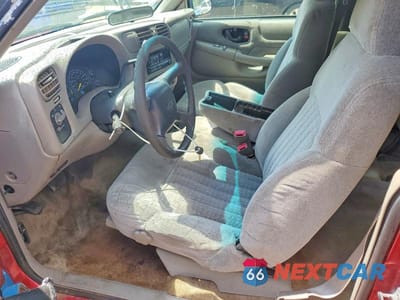 Zdjęcie 7 z 13 samochodu: 2000 CHEVROLET BLAZER VIN:1GNCS13W7Y2176970 - miniatura