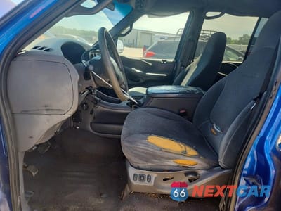 Zdjęcie 7 z 13 samochodu: 2001 FORD EXPEDITION XLT VIN:1FMRU15W81LB18825 - miniatura