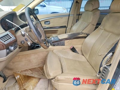 Zdjęcie 7 z 12 samochodu: 2007 BMW 750 VIN:WBAHN83517DT65944 - miniatura
