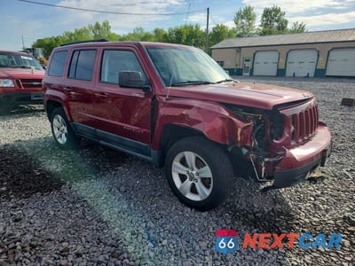 Czwarte zdjęcie samochodu z boku: 2011 JEEP PATRIOT SPORT VIN:1J4NF1GB6BD154543 - miniatura