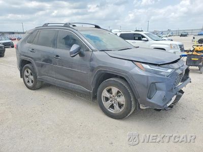 Czwarte zdjęcie samochodu z boku: 2024 TOYOTA RAV4 XLE VIN:2T3W1RFV8RC274250 - miniatura