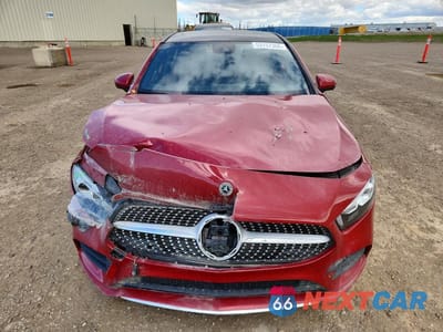 Piąte zdjęcie samochodu w środku: 2022 MERCEDES-BENZ A 250 4MATIC VIN:W1K3F4HB4NJ345709 - miniatura