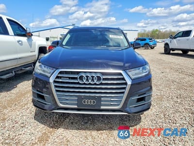 Piąte zdjęcie samochodu w środku: 2018 AUDI Q7 PREMIUM VIN:WA1AAAF79JD045955 - miniatura