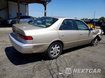 Trzecie zdjęcie samochodu z tyłu: 1998 TOYOTA CAMRY LE V6 VIN:JT2BF22K3W0099528 - miniatura
