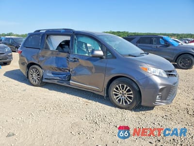 Czwarte zdjęcie samochodu z boku: 2019 TOYOTA SIENNA XLE 8-PASSENGER VIN:5TDYZ3DC0KS979985 - miniatura