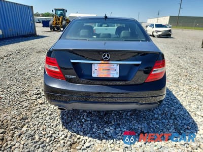 Zdjęcie 6 z 12 samochodu: 2012 MERCEDES-BENZ C 250 VIN:WDDGF4HB9CA614303 - miniatura