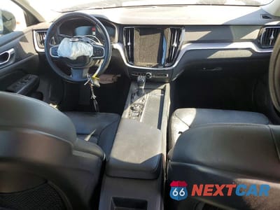 Zdjęcie 8 z 12 samochodu: 2020 VOLVO S60 T6 MOMENTUM VIN:7JRA22TK0LG038316 - miniatura