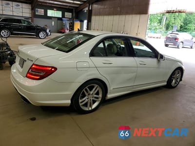 Trzecie zdjęcie samochodu z tyłu: 2013 MERCEDES-BENZ C 300 4MATIC VIN:WDDGF8AB4DR256161 - miniatura