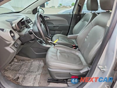 Zdjęcie 7 z 13 samochodu: 2014 CHEVROLET SONIC LTZ VIN:1G1JE6SB6E4118487 - miniatura