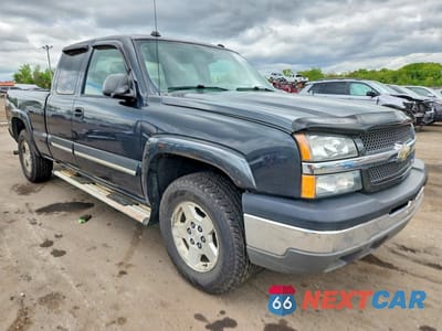 Czwarte zdjęcie samochodu z boku: 2004 CHEVROLET SILVERADO K1500 VIN:2GCEK19T141285353 - miniatura