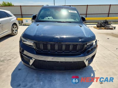 Piąte zdjęcie samochodu w środku: 2025 JEEP GRAND CHEROKEE LAREDO VIN:1C4RJHAG5SC364561 - miniatura