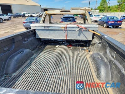Zdjęcie 10 z 12 samochodu: 2011 CHEVROLET SILVERADO K1500 VIN:1GCNKPEX5BZ461188 - miniatura