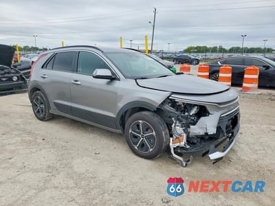 Czwarte zdjęcie samochodu z boku: 2025 KIA NIRO EX VIN:KNDCR3LE0S5296414 - miniatura