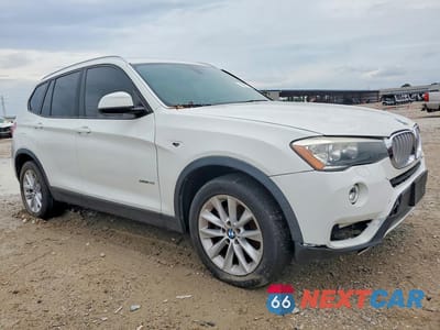 Czwarte zdjęcie samochodu z boku: 2017 BMW X3 SDRIVE28I VIN:5UXWZ7C36H0X40564 - miniatura