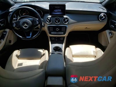 Zdjęcie 8 z 12 samochodu: 2019 MERCEDES-BENZ CLA 250 VIN:WDDSJ4EB6KN738999 - miniatura