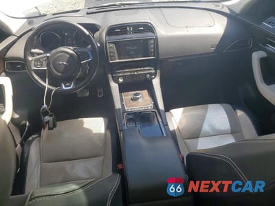 Zdjęcie 8 z 13 samochodu: 2018 JAGUAR F-PACE R - SPORT VIN:SADCL2FX5JA290904 - miniatura