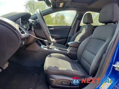 Zdjęcie 7 z 12 samochodu: 2017 CHEVROLET CRUZE LT VIN:3G1BE6SM5HS550594 - miniatura