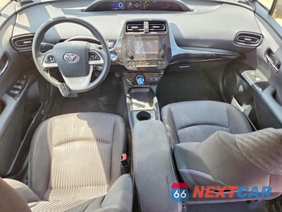Zdjęcie 8 z 12 samochodu: 2017 TOYOTA PRIUS TWO VIN:JTDKBRFU1H3049266 - miniatura