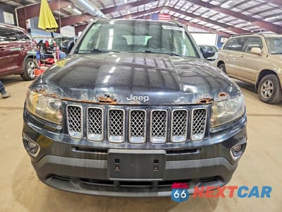 Piąte zdjęcie samochodu w środku: 2016 JEEP COMPASS LATITUDE VIN:1C4NJDEB7GD723934 - miniatura