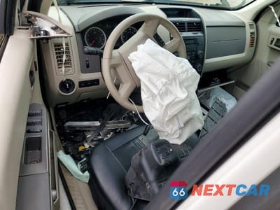 Zdjęcie 8 z 13 samochodu: 2012 FORD ESCAPE XLS VIN:1FMCU0C78CKC83777 - miniatura