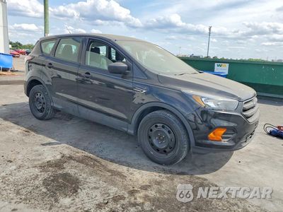 Czwarte zdjęcie samochodu z boku: 2018 FORD ESCAPE S VIN:1FMCU0F72JUB79847 - miniatura