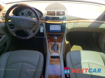 Zdjęcie 8 z 12 samochodu: 2007 MERCEDES-BENZ E 350 4MATIC VIN:WDBUF87X77B127200 - miniatura