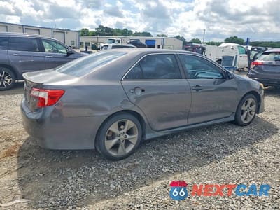 Trzecie zdjęcie samochodu z tyłu: 2014 TOYOTA CAMRY SE SPORT VIN:4T1BF1FK0EU734526 - miniatura