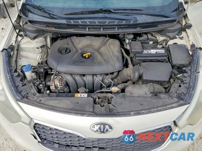 Zdjęcie 11 z 12 samochodu: 2015 KIA FORTE LX VIN:KNAFK4A63F5312580 - miniatura