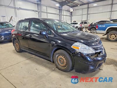Czwarte zdjęcie samochodu z boku: 2010 NISSAN VERSA 1.8 S VIN:3N1BC1CPXAL447442 - miniatura