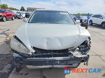 Piąte zdjęcie samochodu w środku: 2005 TOYOTA CAMRY LE VIN:4T1BE32K55U031959 - miniatura