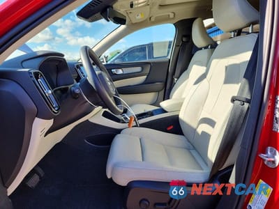 Zdjęcie 7 z 13 samochodu: 2024 VOLVO XC40 PLUS VIN:YV4L12UEXR2316791 - miniatura