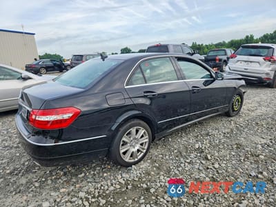 Trzecie zdjęcie samochodu z tyłu: 2013 MERCEDES-BENZ E 350 VIN:WDDHF5KB3DA725045 - miniatura