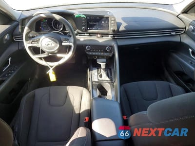 Zdjęcie 8 z 13 samochodu: 2023 HYUNDAI ELANTRA BLUE VIN:KMHLM4AJ9PU044948 - miniatura