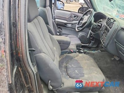 Zdjęcie 10 z 12 samochodu: 2003 GMC SONOMA VIN:1GTCS14H338240002 - miniatura