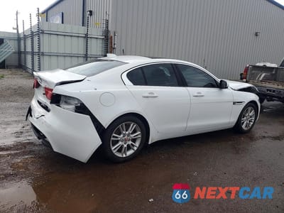 Trzecie zdjęcie samochodu z tyłu: 2017 JAGUAR XE PREMIUM VIN:SAJAD4BG7HA964516 - miniatura