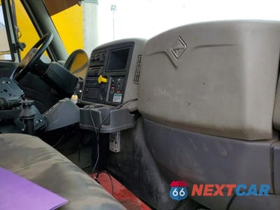 Piąte zdjęcie samochodu w środku: 2015 INTERNATIONAL 4400 UTILITY / SERVICE TRUCK VIN:3HAMKSTN0FL730853 - miniatura