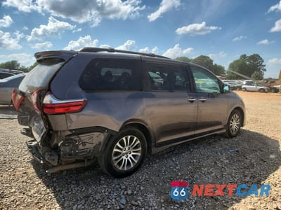 Trzecie zdjęcie samochodu z tyłu: 2020 TOYOTA SIENNA XLE 8-PASSENGER VIN:5TDYZ3DCXLS076826 - miniatura