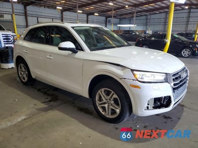 Czwarte zdjęcie samochodu z boku: 2019 AUDI Q5 PREMIUM VIN:WA1ANAFY3K2039014 - miniatura