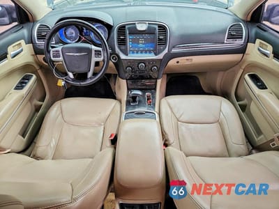 Zdjęcie 8 z 13 samochodu: 2014 CHRYSLER 300 VIN:2C3CCAAG2EH336942 - miniatura