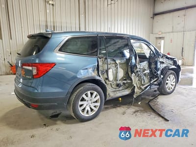 Trzecie zdjęcie samochodu z tyłu: 2019 HONDA PILOT LX VIN:5FNYF6H14KB098942 - miniatura