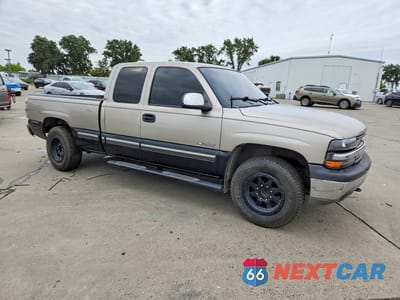 Czwarte zdjęcie samochodu z boku: 1999 CHEVROLET SILVERADO C2500 VIN:1GCFC29T8XZ148851 - miniatura