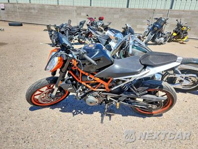 Trzecie zdjęcie samochodu z tyłu: 2017 KTM 390 DUKE VIN:MD2JPJ40XHC208570 - miniatura