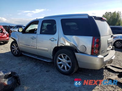 Drugie zdjęcie samochodu z przodu: 2010 GMC YUKON DENALI VIN:1GKUKEEF7AR136164 - miniatura